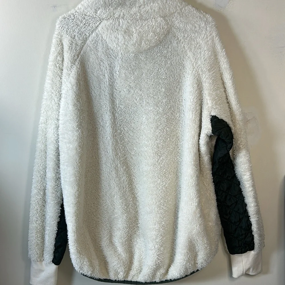 Simply Southern‎ Women’s White & Green Pullover Sherpa Size XL